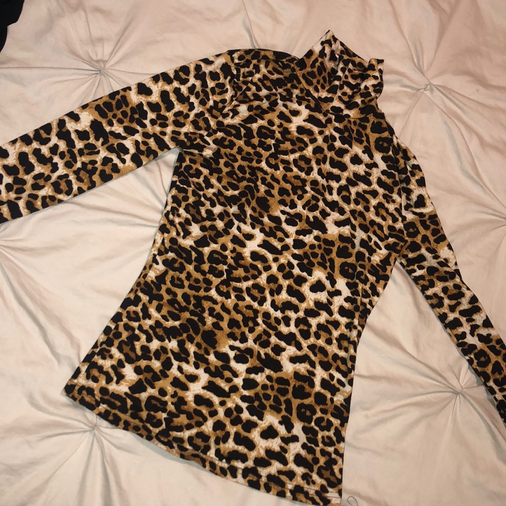 Leopard Turtle neck